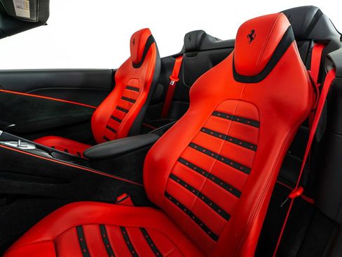 Certified 2025 Ferrari Roma Spider RWD image 16