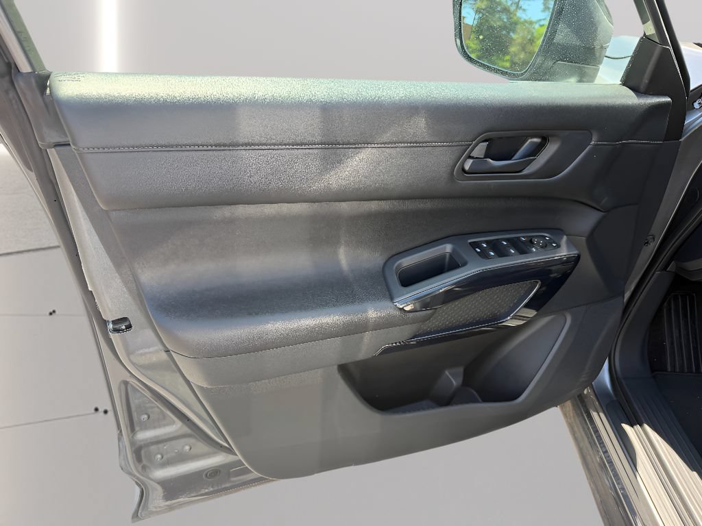 Used 2024 Nissan Pathfinder SV FWD image 19