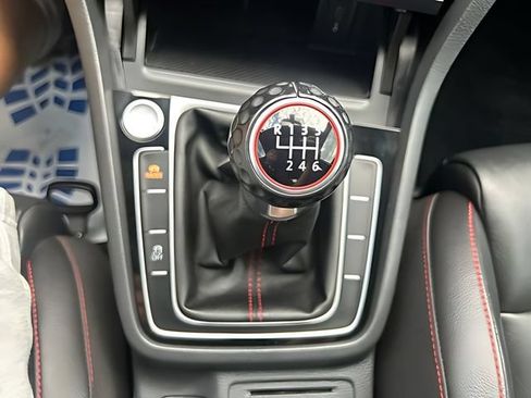 Used 2021 Volkswagen GTI SE FWD image 33