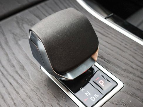 New 2026 Land Rover Range Rover Evoque Dynamic SE image 36