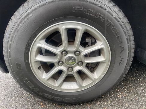 Used 2018 Jeep Grand Cherokee Laredo AWD/4WD image 9