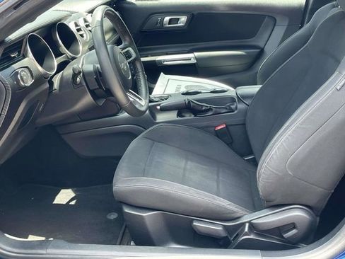 Used 2018 Ford Mustang Coupe RWD image 5