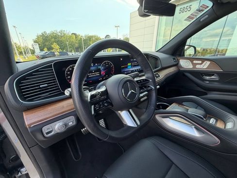 Used 2025 Mercedes-Benz GLS 450 4MATIC image 14