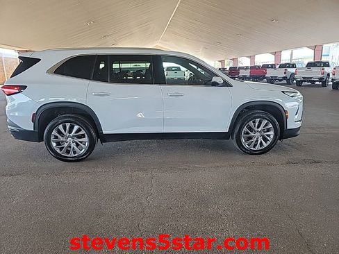 Used 2026 Buick Enclave Preferred FWD image 6