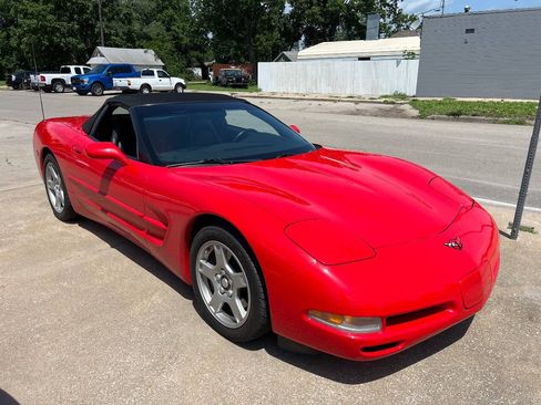 Used 1998 Chevrolet Corvette Convertible w/ Memory Pkg RWD image 6