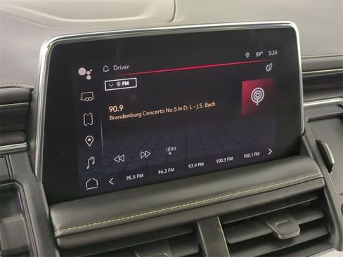 Used 2023 GMC Yukon SLT w/ SLT Premium Package image 13