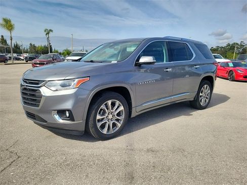 Used 2019 Chevrolet Traverse Premier w/ Driver Confidence II Package image 2