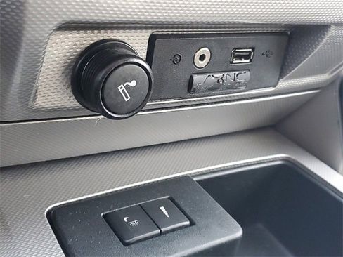 Used 2011 Ford F150 Lariat Limited image 28