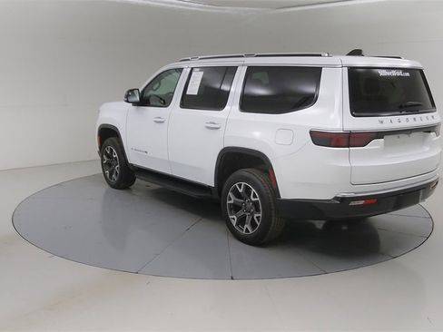 Used 2024 Jeep Wagoneer Series III image 18