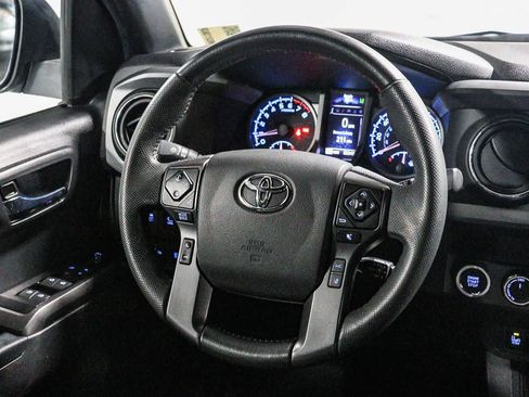 Certified 2022 Toyota Tacoma TRD Sport w/ TRD Premium Sport Package AWD/4WD image 17