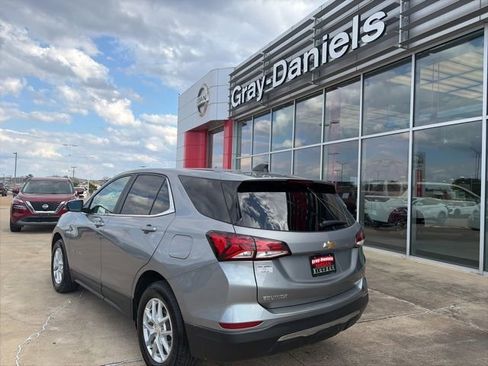 Used 2023 Chevrolet Equinox LT image 2