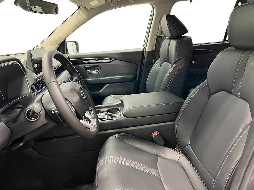 Used 2025 Honda Pilot EX-L image 13