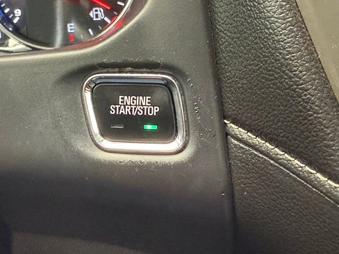 Used 2021 GMC Acadia Denali w/ Denali Technology Package FWD image 51