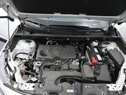 Used 2024 Toyota RAV4 XLE FWD image 12