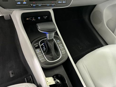 Certified 2024 Hyundai Kona SEL image 20