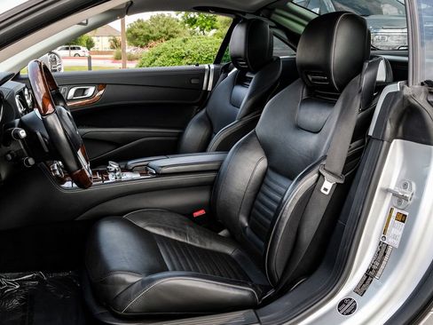 Used 2014 Mercedes-Benz SL 550 image 34