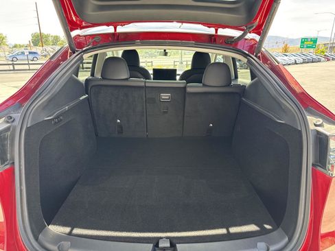 Used 2023 Tesla Model Y Performance AWD/4WD image 17