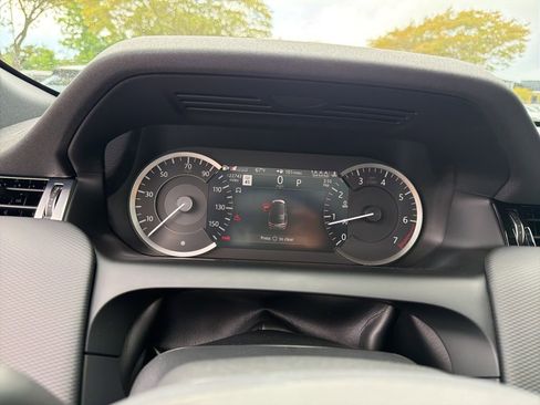 Used 2023 Land Rover Discovery Sport SE R-Dynamic AWD/4WD image 21