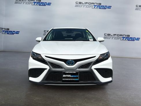 Used 2023 Toyota Camry SE w/ Audio Upgrade Package FWD image 2
