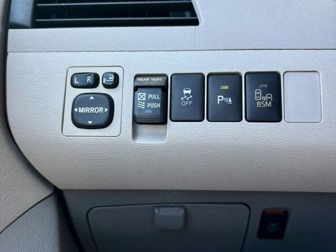 Used 2013 Toyota Sienna Limited w/ Premium Pkg FWD image 43