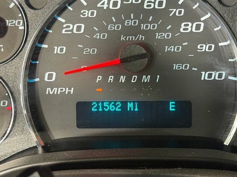 Used 2025 Chevrolet Express 3500 LT w/ LT Preferred Equipment Group RWD image 18