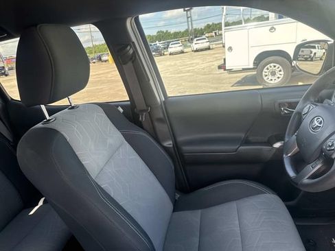 Used 2023 Toyota Tacoma TRD Off-Road AWD/4WD image 25
