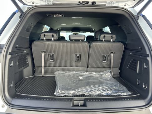 New 2026 Chevrolet Traverse LT w/ Enhanced Driving Package image 10