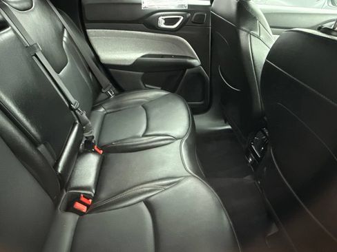 Used 2023 Jeep Compass Latitude w/ Sun and Sound Group AWD/4WD image 28