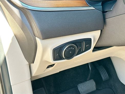 Used 2017 Lincoln MKC Select w/ Select Plus Package image 10