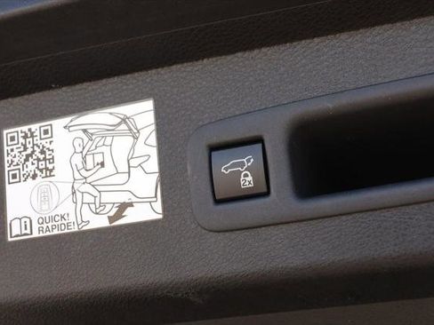 Certified 2024 Toyota Sienna XLE image 8