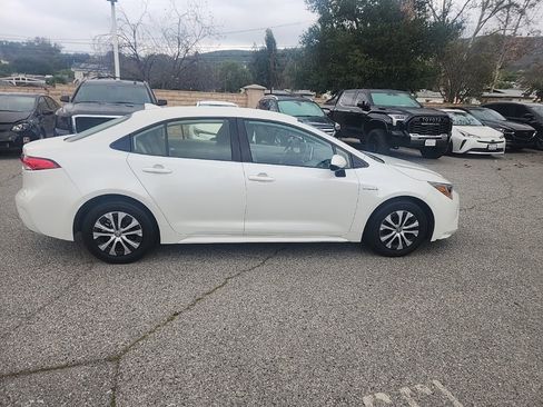 Used 2021 Toyota Corolla LE w/ Carpet Mat Package (TMS) image 6