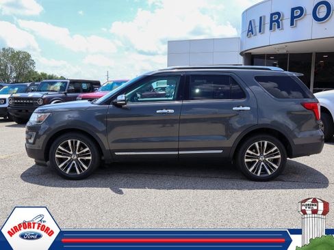 Used 2016 Ford Explorer Platinum AWD/4WD image 2