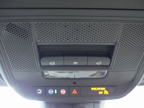 New 2026 Chevrolet Equinox ACTIV w/ Convenience Package III image 21