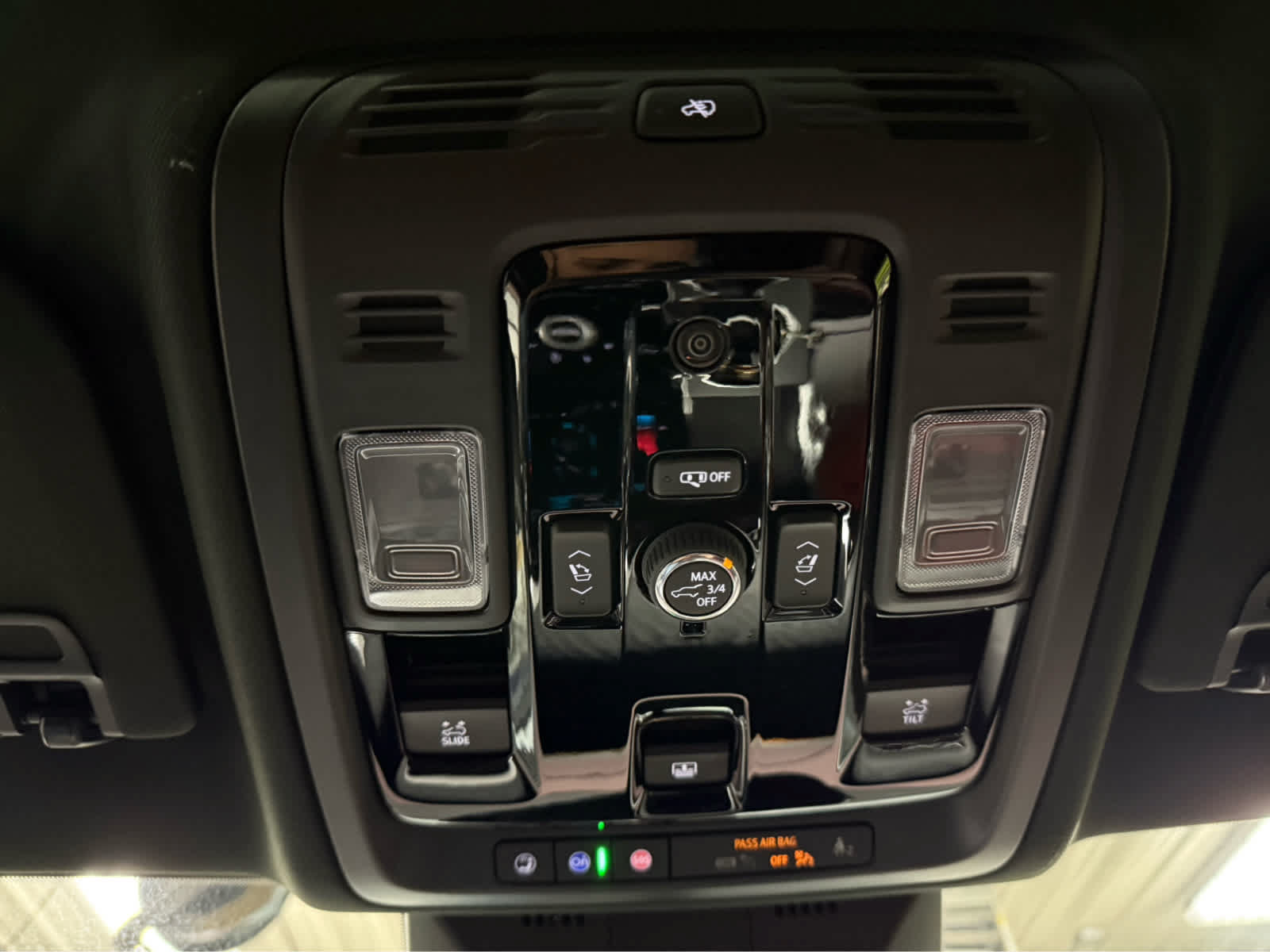 Used 2026 Cadillac Escalade Luxury w/ LPO, Floor Liner Package AWD/4WD image 17