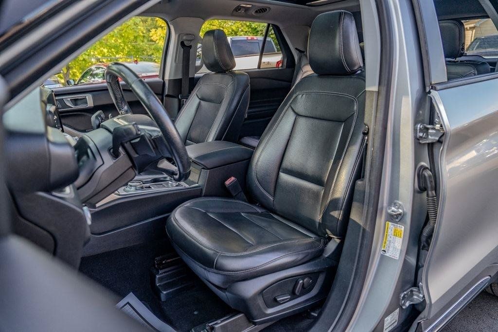 Used 2020 Ford Explorer XLT w/ Equipment Group 202A AWD/4WD image 13
