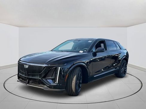New 2026 Cadillac Lyriq V w/ Exterior Carbon Fiber Package AWD/4WD image 10