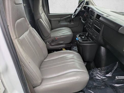 Used 2022 Chevrolet Express 2500 w/ Driver Convenience Package RWD image 20