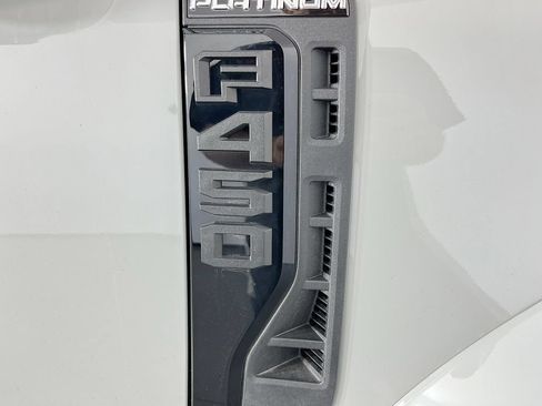 Used 2025 Ford F450 Platinum w/ FX4 Off-Road Package AWD/4WD image 41