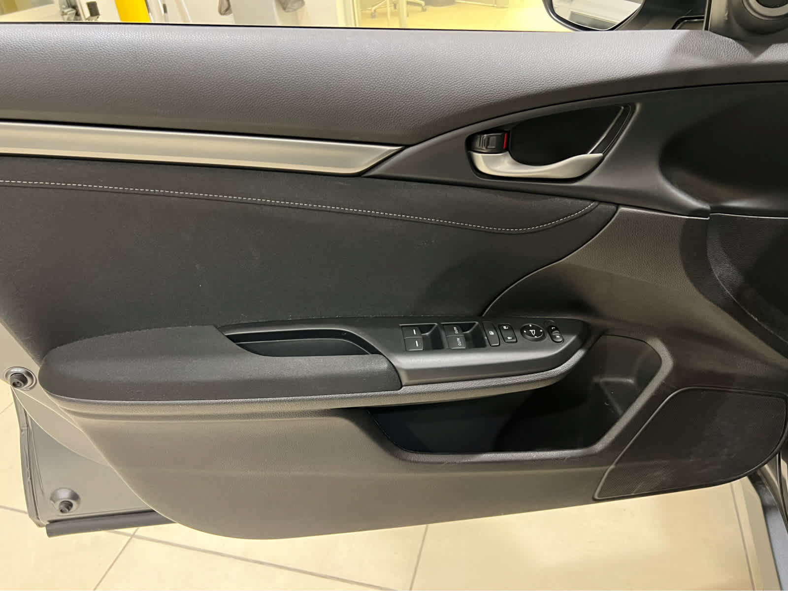 Used 2020 Honda Civic EX image 11