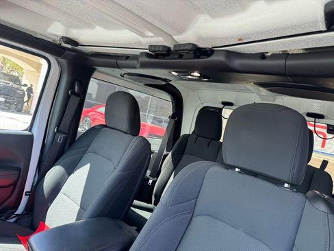 Certified 2020 Jeep Wrangler Sport S image 9