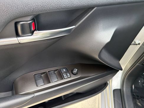Used 2022 Toyota Camry SE FWD image 17