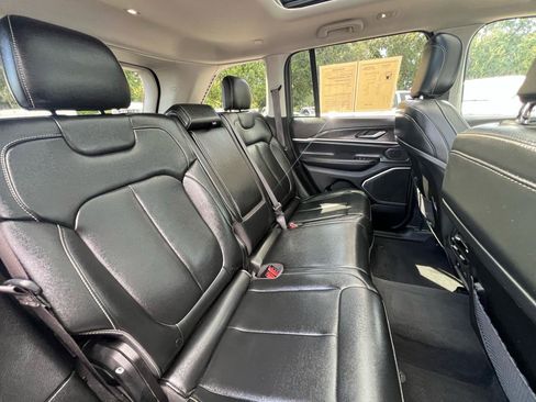 Used 2024 Jeep Grand Cherokee Limited 4xe AWD/4WD image 32