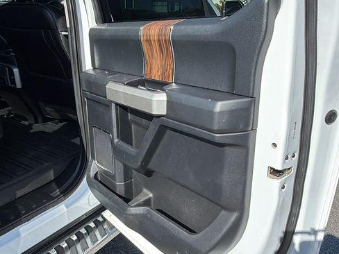 Used 2020 Ford F150 Lariat w/ Lariat Bed Utility Package AWD/4WD image 20