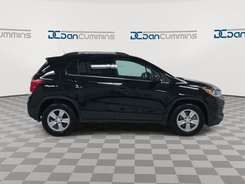 Used 2020 Chevrolet Trax LT FWD image 9
