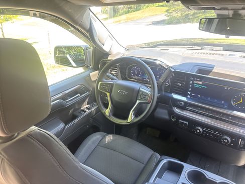 Used 2024 Chevrolet Silverado 1500 RST w/ Dark Appearance Package AWD/4WD image 15