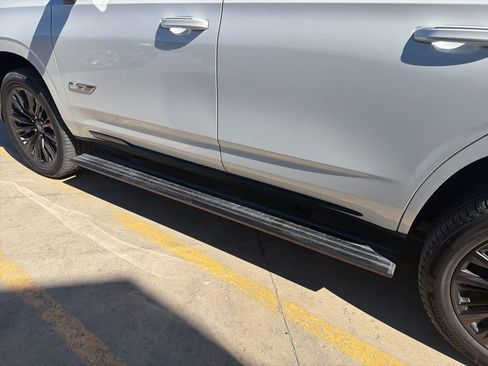 Used 2024 Cadillac Escalade V w/ LPO, ONYX Package image 10