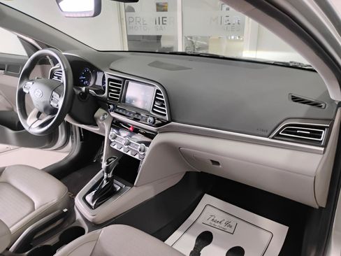 Used 2020 Hyundai Elantra Limited FWD image 42