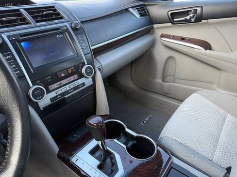 Used 2012 Toyota Camry XLE image 36