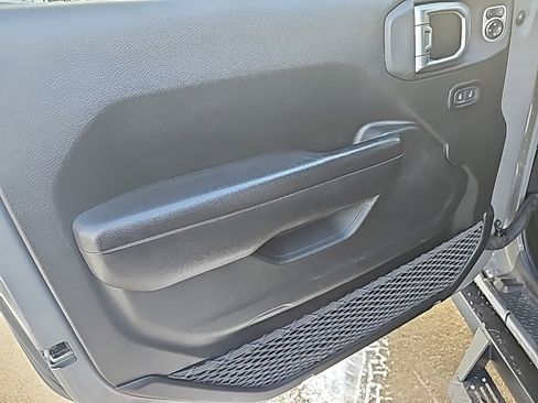 Certified 2019 Jeep Wrangler Unlimited Sport S image 17