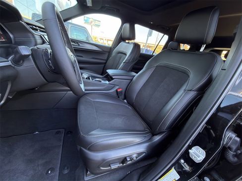 New 2025 Jeep Grand Cherokee L Altitude image 19